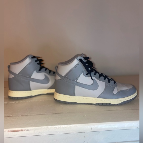 Women’s Nike Dunk High Sneakers - Picture 6 of 6